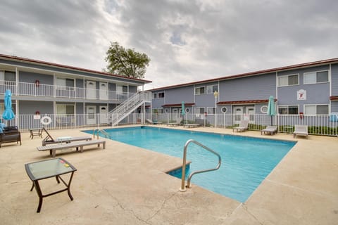 < Half Mi to Gulf: Biloxi Condo w/ Patio! Apartment in Biloxi