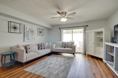 < Half Mi to Gulf: Biloxi Condo w/ Patio! Apartment in Biloxi