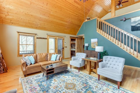 5 Mi to Cherokee Lake: Pet-Friendly Cabin w/ Deck! House in Tennessee