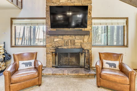 Walk to Lake & Trails: Angel Fire Home w/ Deck! House in Angel Fire