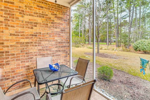 Resort Pool & Golf: Centrally Located NMB Retreat! Apartment in North Myrtle Beach