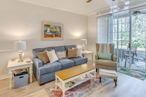 Resort Pool & Golf: Centrally Located NMB Retreat! Apartment in North Myrtle Beach