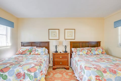 Dock & Fire Pit: Scenic Studio on Suwannee River! Apartment in Florida