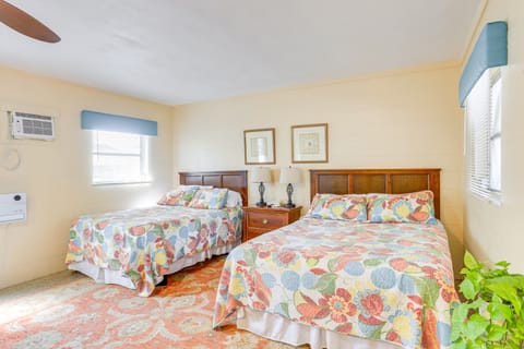 Dock & Fire Pit: Scenic Studio on Suwannee River! Apartment in Florida