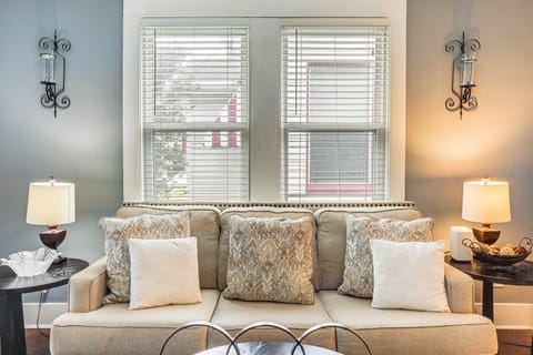 3 Mi to French Quarter: Retreat w/ Private Yard House in New Orleans