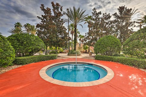 9 Mi to WDW: Townhouse w/ Balcony in Davenport! Apartment in Four Corners