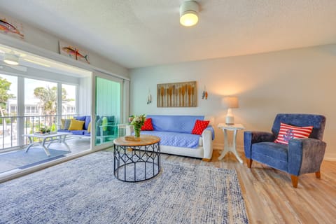 Private Balcony w/ Water Views: Welaka Condo! Apartment in Florida