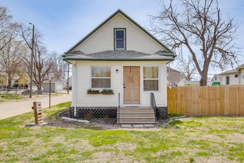 Walk to Memorial Stadium: Family Home w/ Patio House in Lincoln