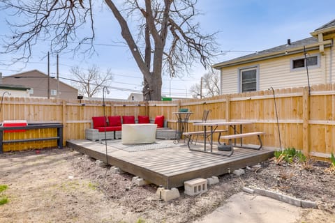 Walk to Memorial Stadium: Family Home w/ Patio House in Lincoln