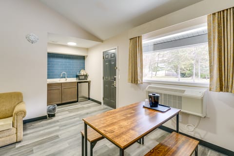 1 Mi to Lake Huron Waterfront: Cozy Studio Apt Apartment in Port Huron