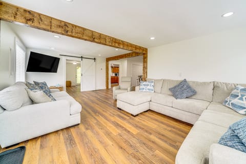 Peaceful Home w/ Patio on 30 Acres in Coxs Creek! House in Indiana