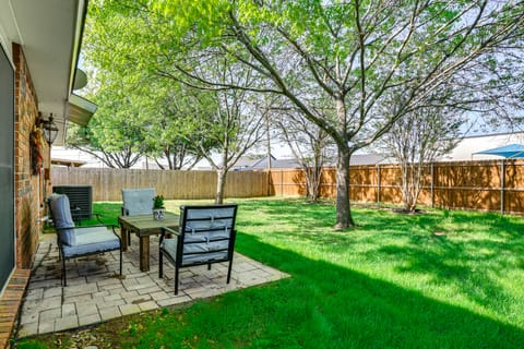 2 Mi to NYTEX Sports Centre: Renovated Family Home House in North Richland Hills