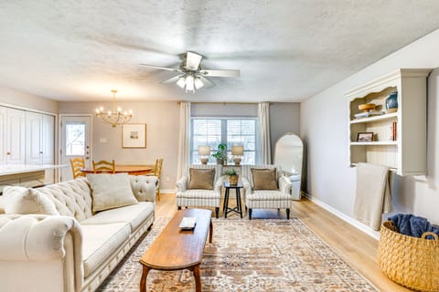 2 Mi to NYTEX Sports Centre: Renovated Family Home House in North Richland Hills