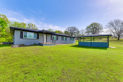 5 Mi to Lake Texoma: Wooded Retreat on 3 Acres! House in Oklahoma