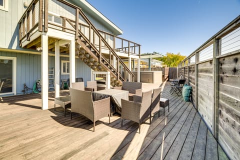 Walk to Poplar Beach: Cozy Coastal Getaway w/ Yard Apartment in Half Moon Bay
