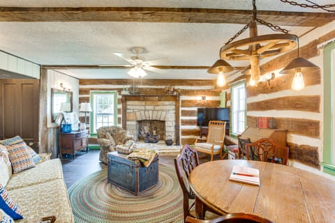 Hot Tub & Creek Views: Secluded Perryville Cabin House in Ozark Mountains