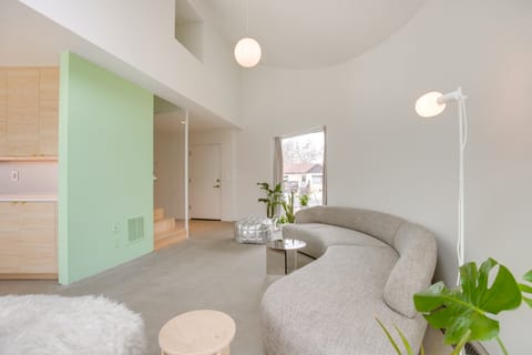 Contemporary, High-End Home in Denver w/ Yard! House in Denver