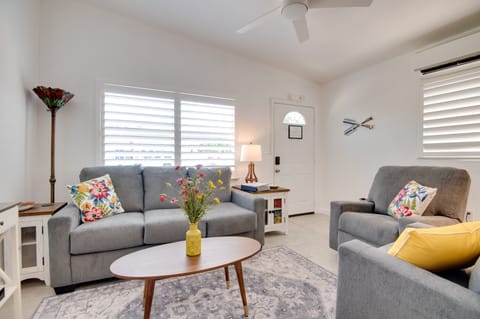 Walk to Beach: Dog-Friendly Gem in Cocoa Beach! Apartment in Cocoa Beach