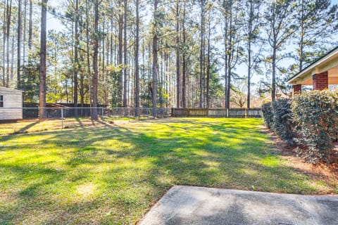 6 Mi to Dtwn Albany: Convenient Home w/ Patio House in Georgia