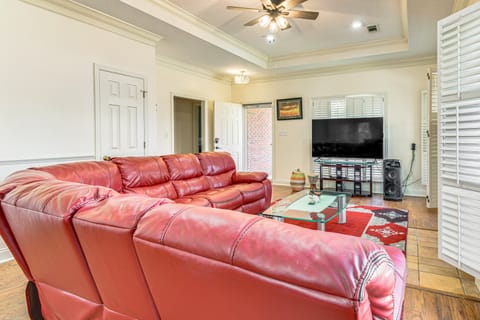 6 Mi to Dtwn Albany: Convenient Home w/ Patio House in Georgia