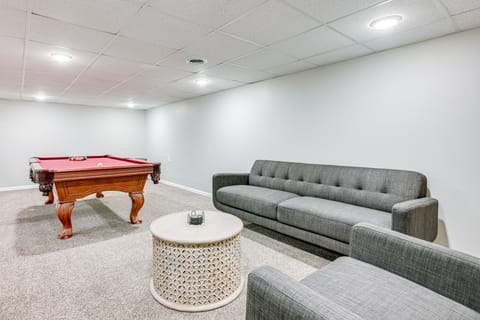 3 Mi to Dtwn Saginaw: Spacious & Updated Home! House in Saginaw Charter Township