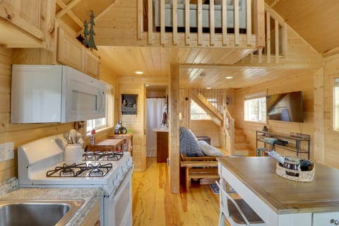 Lake Access, Fire Pit: Glacier Country Getaway! Apartment in Kalispell