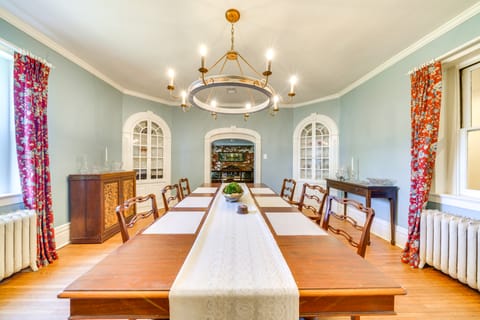 Historic & Spacious Family Home in Nicholasville! House in Lexington