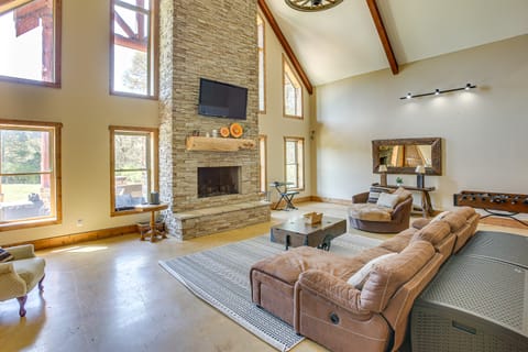 Spacious Group Getaway Near Cumberland River! House in Tennessee