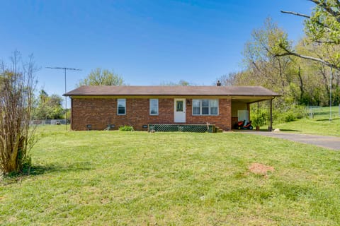 1/2 Mi to Dtwn Dining! Cozy Hayesville Hideaway House in Hayesville