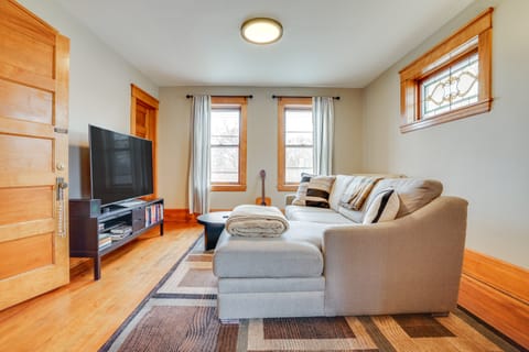 1 Mi to Como Park: WFH-Friendly Saint Paul Duplex! Apartment in Saint Paul