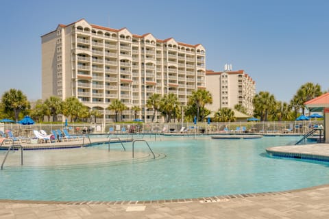 3 Mi to Barefoot Landing: Condo w/ 2 Pools! Apartment in North Myrtle Beach