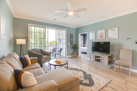 3 Mi to Barefoot Landing: Condo w/ 2 Pools! Apartment in North Myrtle Beach