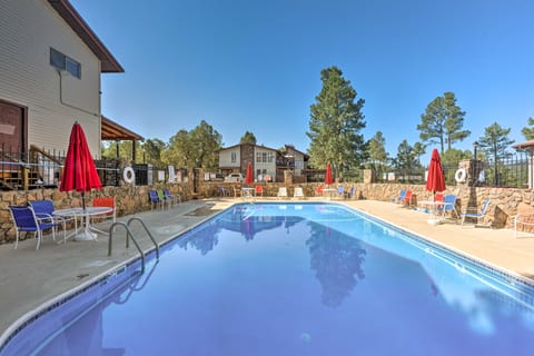 Walk to Dtwn Ruidoso: Mtn-View Condo w/ Pool! Apartment in Ruidoso