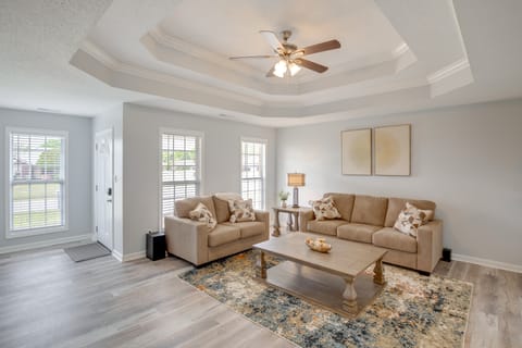 Patio & Spacious Yard: Home in Athens House in Huntsville