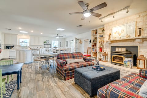 'Pecan Creek Haus' Lake LBJ Retreat w/ Boat Dock! House in Lake Lyndon B Johnson