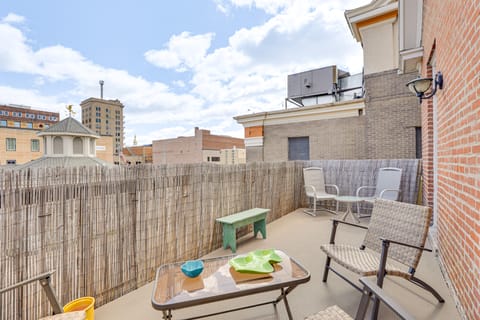 Walk Downtown: Inviting Historic Home in Dubuque! House in Dubuque