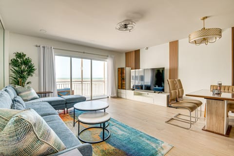 Steps to Ocean: Satellite Beach Condo w/ Balcony Apartment in South Patrick Shores