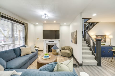 4 Mi to Dtwn: Modern Retreat w/ Yard in Cleveland House in Cleveland Heights