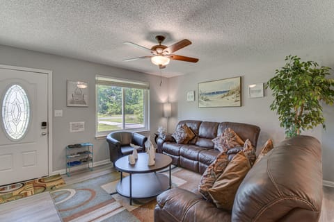 11 Mi to Beaches: Peaceful Foley Home w/ Yard House in Foley