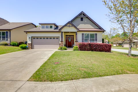 Stay at Jo’s Taylor Retreat: 9 Mi to Greenville! House in Greer