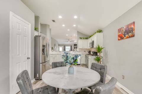 Modern + Spacious: Family Home w/ Yard in Houston! House in Houston