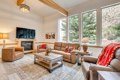 On-Site River Access: Mtn-View Ouray Oasis! House in Ouray