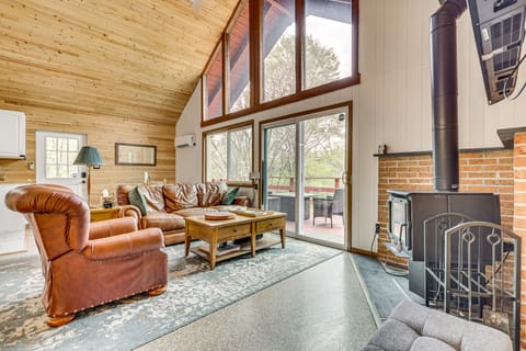 11 Mi to Massanutten: 'Shenandoah River Chalet' House in Shenandoah Valley