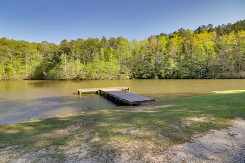 Fire Pit + Lake Access: Cabin Retreat in Heflin House in Alabama