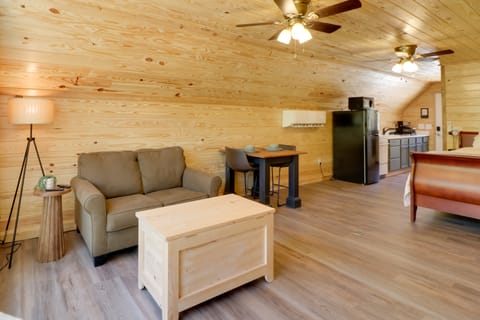 Cabin w/ Lake Access Near Talladega Nat'l Forest Apartment in Alabama