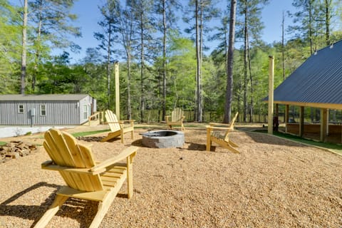 Cabin w/ Lake Access Near Talladega Nat'l Forest Apartment in Alabama