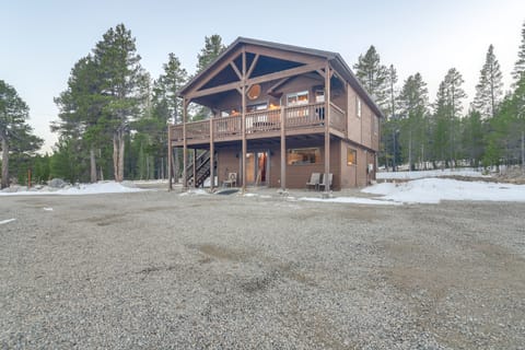 Deck + Mountain Views: Fairplay Family Escape! House in Park County