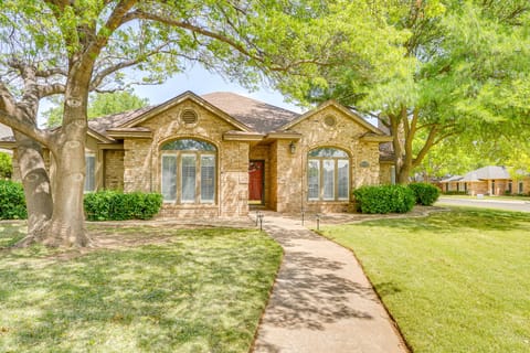 8 Mi to Texas Tech: Home w/ Patio in Lubbock House in Lubbock