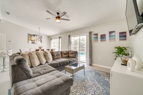 6 Mi to Lake Louisa State Park: Home w/ Pool House in Four Corners