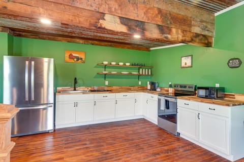 Near Wineries: Country Condo in New Haven Apartment in Ozark Mountains